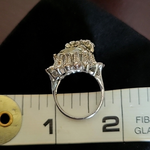 Elegant design ring for special occasions - Picture 3 of 3